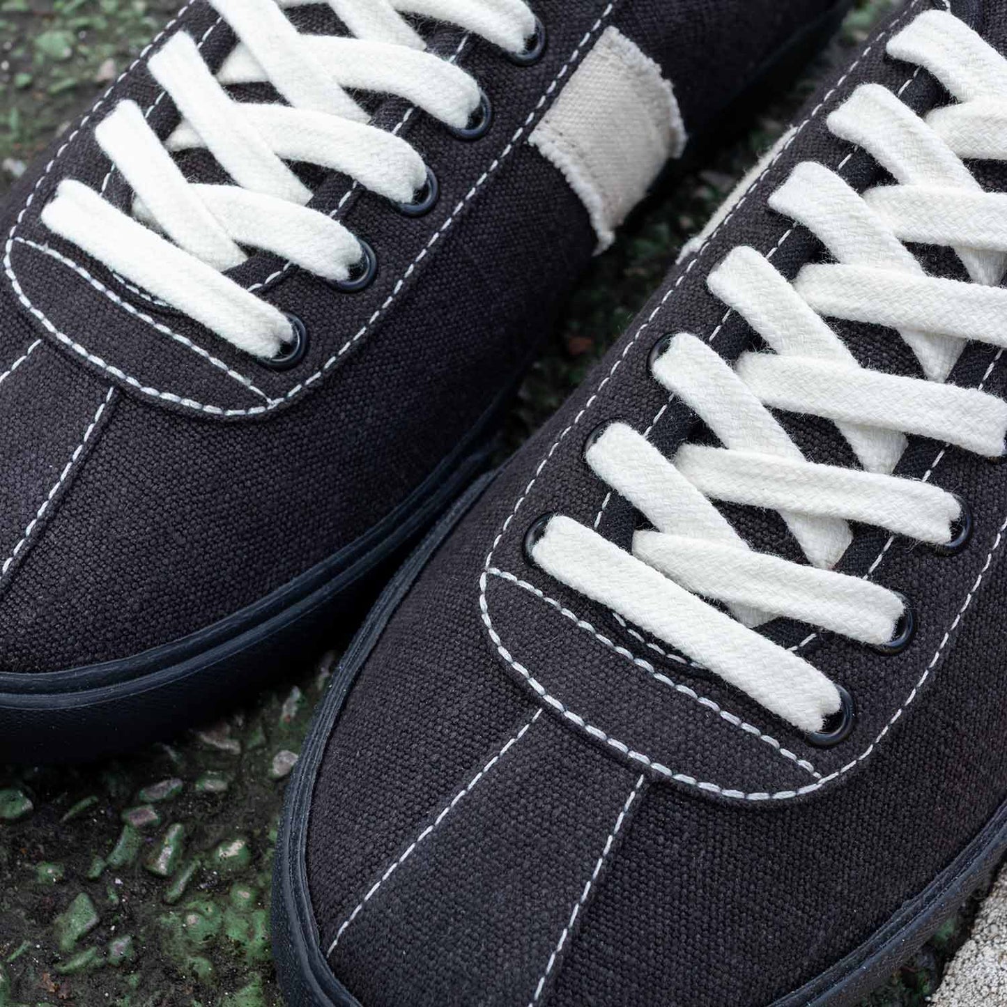 
                  
                    Looper Hemp Black/White Stitch
                  
                