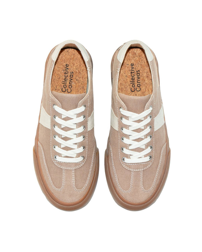 Veld Hemp sneakers in Mushroom/Ecru, top view showing cork insoles and ecru laces