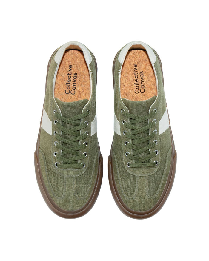 Veld Hemp sneakers in Olive/Ecru, top view showing cork insoles and olive laces