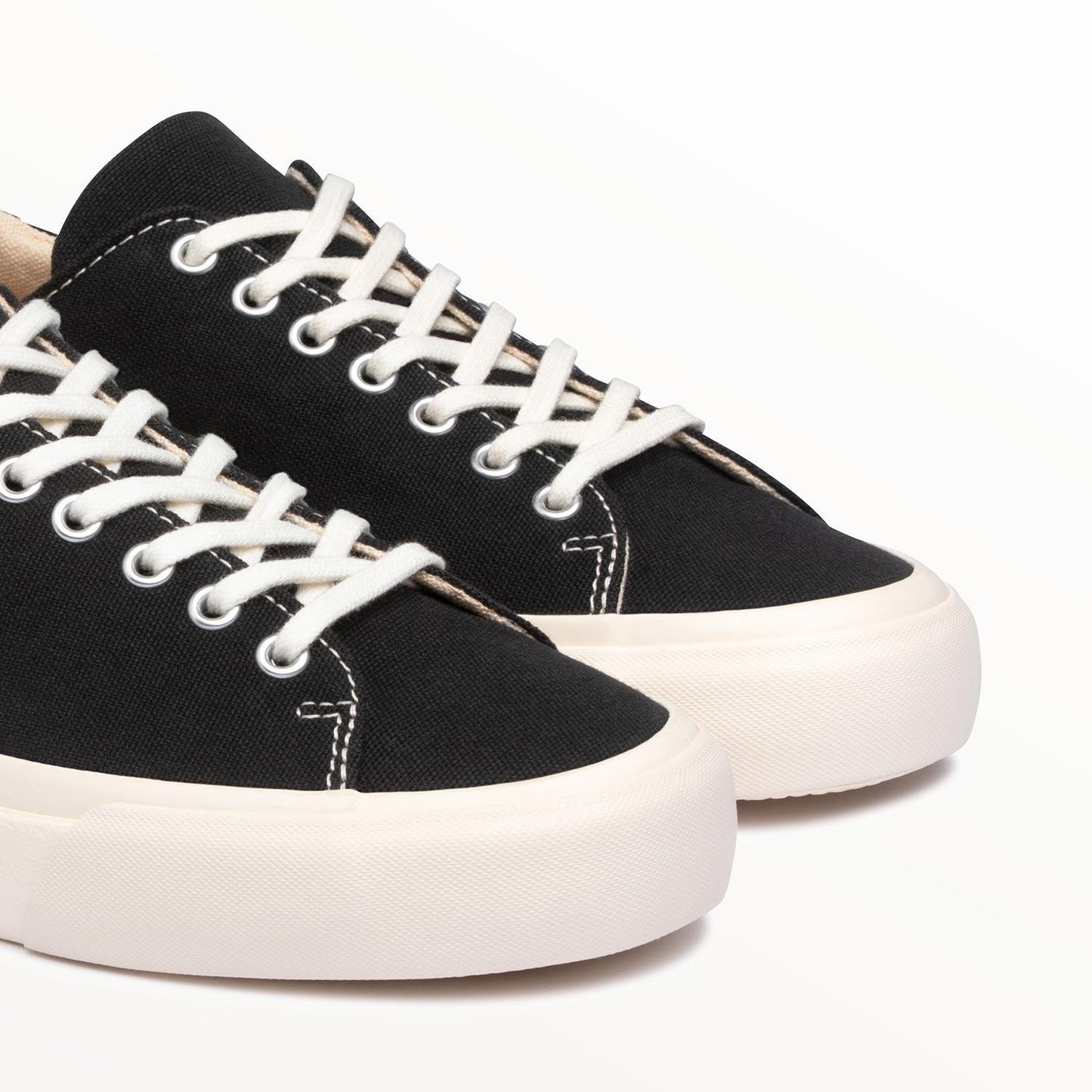 Baan Black/White - Collective Canvas